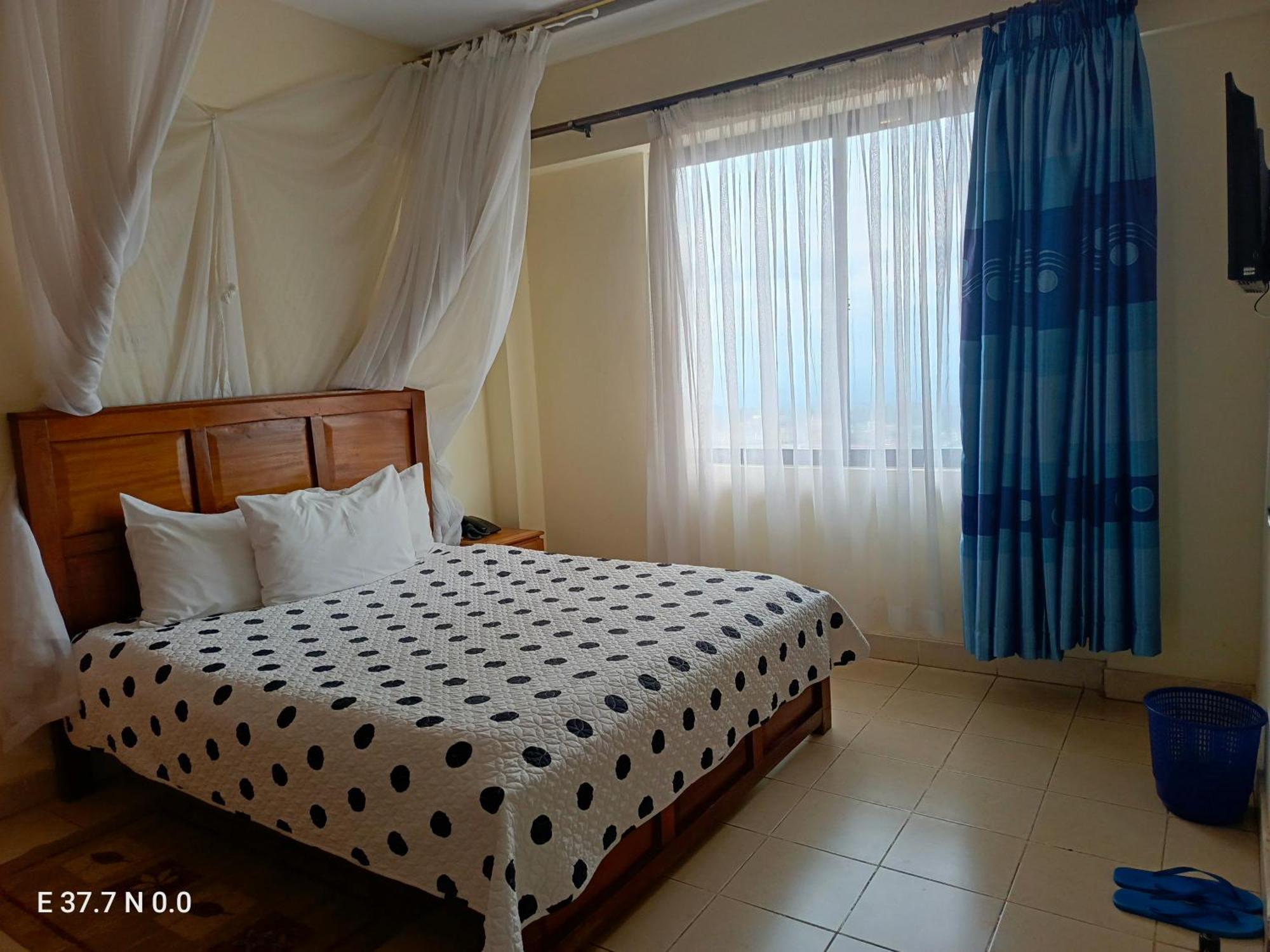 Meru Paramount Exterior foto