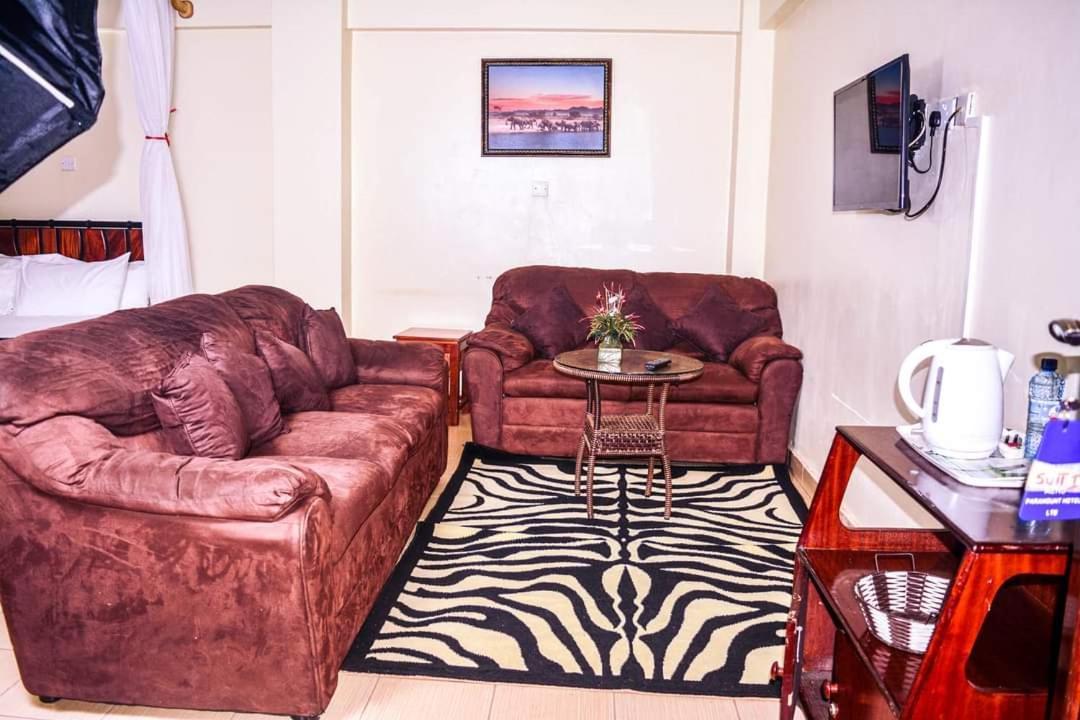 Meru Paramount Exterior foto
